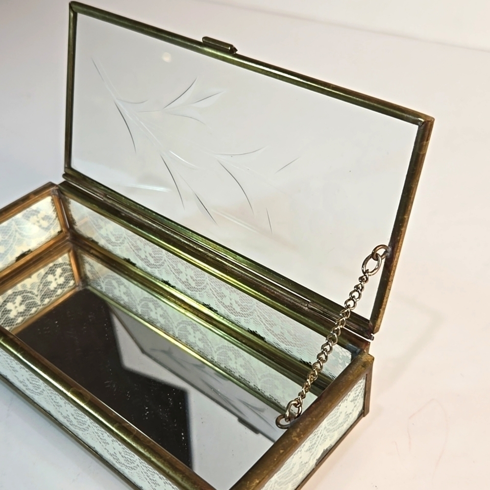 Vintage Etched Glass Jewelry Trinket Box Hinge-Lid Lace Gold Frame Shabby Chic - Picture 3 of 11